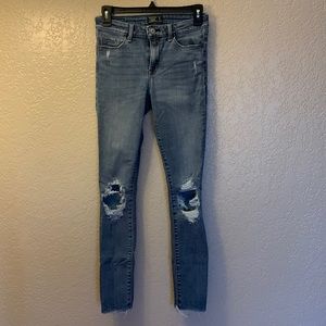 Abercrombie & Fitch. Size 25/0L. Mid rise.